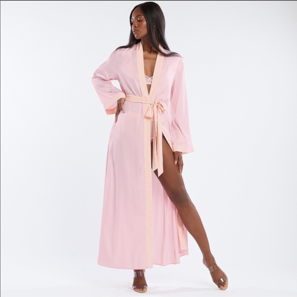 SAVAGE X FENTY ROBE